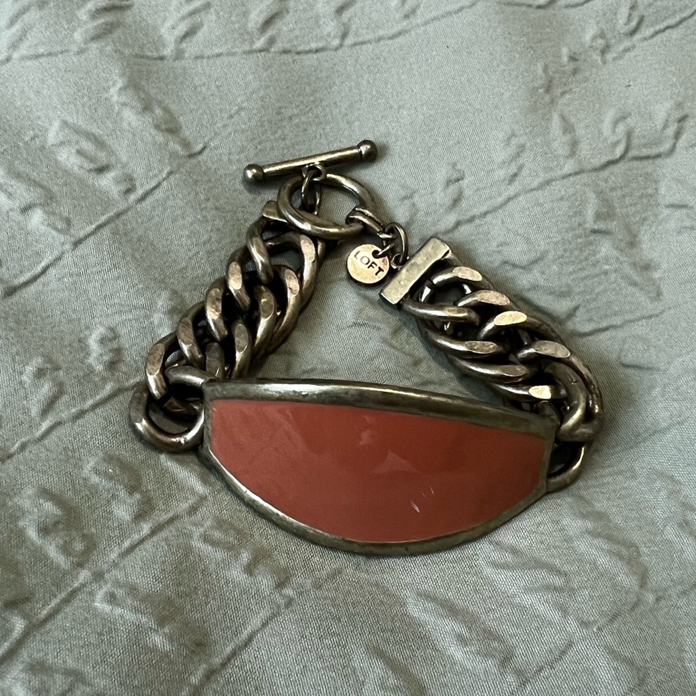 Ann Taylor LOFT Chunky Burnished Brass Curb Link Peach Enamel ID 7.5" Bracelet